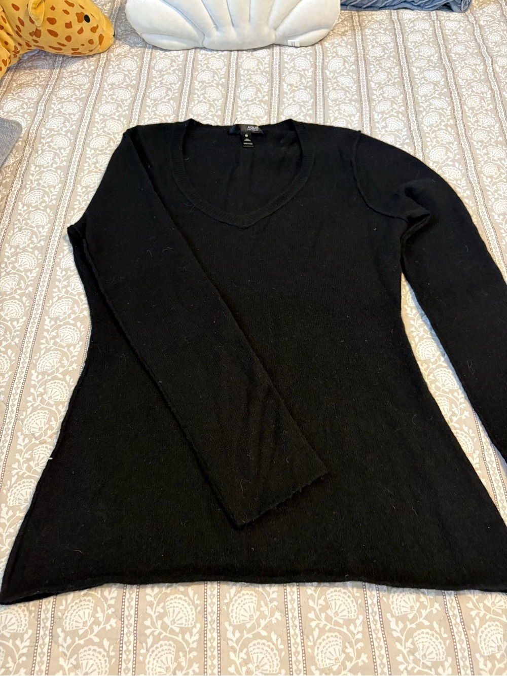 Aqua Black V-Neck Long Sleeve Cashmere Women's Top